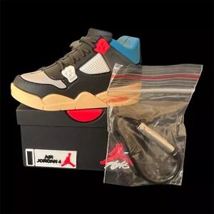 Black Silicone | 3D Cartoon Sneakers w Keychain | AirPods Pro